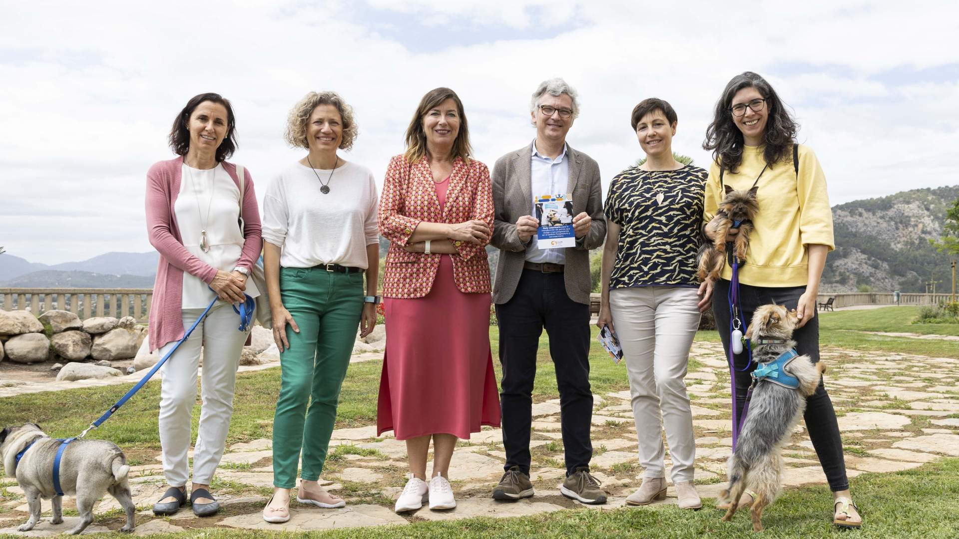 Presentada la Guía veterinaria para la introducción de perros que visitan a sus propietarios en el ámbito hospitalario y sociosanitario