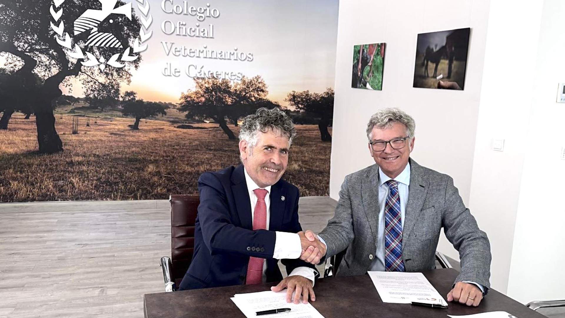 El COVIB i el Col·legi de Veterinaris de Càceres signen un conveni de col·laboració institucional